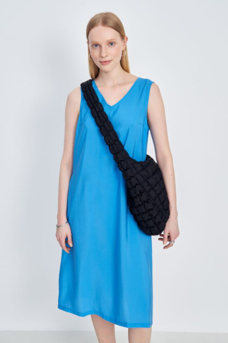 Платье миди базовое с v-образным вырезом