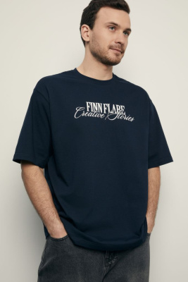 Оверсайз футболка с принтом