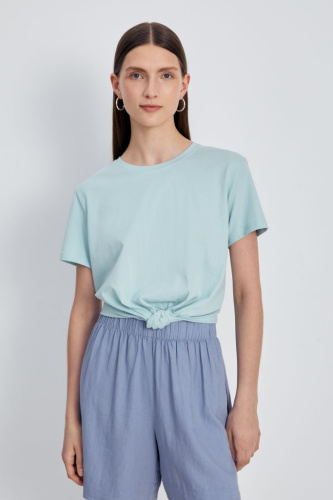 Футболка с узлом