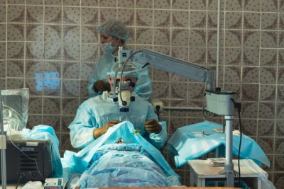 Якутские офтальмологи успешно прооперировали тысячу жителей Донбасса / ЯСИА   