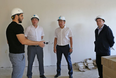 Александр Басыров проверил ход строительства социальных объектов /    