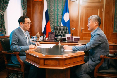 Айсен Николаев провёл рабочую встречу с главой Горного района Якутии / ЯСИА   