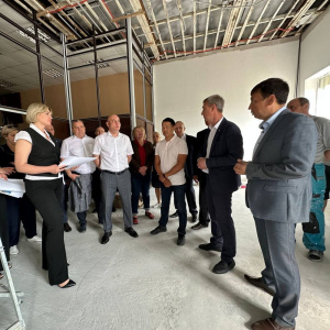 Удачный: «Амплуа», автошкола и встреча главы района с коллективами /    