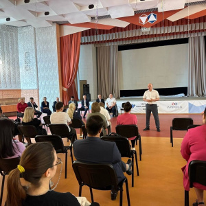 Александр Басыров продолжает работу в Удачном /    