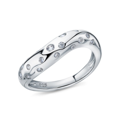 Серебряное кольцо с фианитами