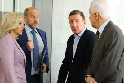 Развитие школьной медицины и образования: ЕР подвела итоги работы в Госдуме / ЯСИА   