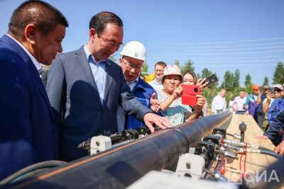 В Ленском районе сварен первый стык межпоселкового газопровода / ЯСИА   