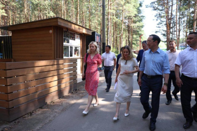 В Ленске продолжается благоустройство городского парка культуры и отдыха / ЯСИА   