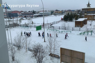 В Якутии школа выплатит 100 тысяч рублей первокласснику за травму на уроке физкультуры / ЯСИА   