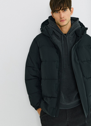 Утеплённая куртка с капюшоном, Черный