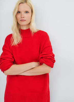 Объёмный джемпер с воротником-стойкой, Красный