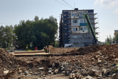 В Алдане идет активная подготовка к установке памятной стелы «Город трудовой доблести» / ЯСИА Якутск Якутск Республика Саха (Якутия)