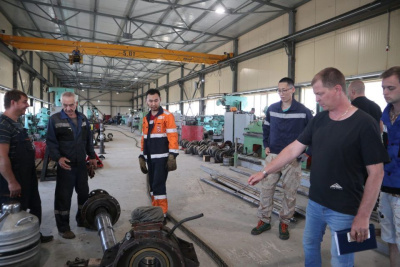 ЛОРП продолжает подготовку молодых специалистов на флот и в береговые службы / ЯСИА   