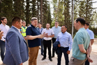 Айсен Николаев поручил не сбавлять темпы реконструкции улицы Транзитная Олёкминска / ЯСИА  Олекминский Республика Саха (Якутия)