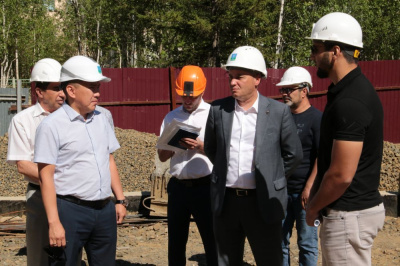 Глава района посетил строящиеся объекты /    