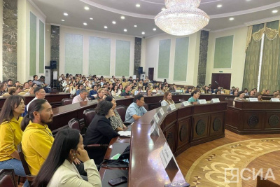 Проблемы и пути сохранения родного языка обсудили в Якутске / Саина Титова Якутск Якутск Республика Саха (Якутия)