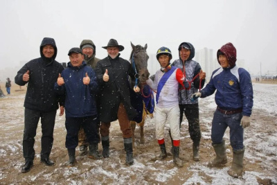 Конь из Якутска выиграл скачки на призы председателя правительства Якутии / ЯСИА   