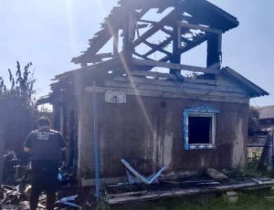 По факту обнаружения тел при тушении пожара в частном доме в Олекминском  районе проводится процессуальная проверка /    