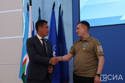 В Якутске наградили волонтёров-предпринимателей, помогающих бойцам СВО / Андрей Меженский Якутск Якутск Республика Саха (Якутия)