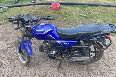 В Верхневилюйском районе ребенок попал в ДТП на мопеде / ЯСИА   