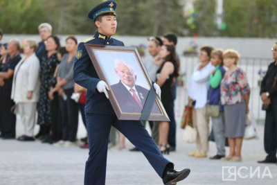 В Якутске завершилась церемония прощания с первым президентом Якутии Михаилом Николаевым / ЯСИА Якутск Якутск Республика Саха (Якутия)
