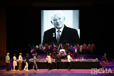 «Михаил Николаев был символом нашей республики»: Евдокия Евсикова – о первом президенте Якутии / Мария Архипова   