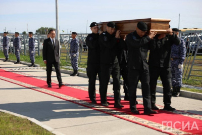 В селе Октемцы началась церемония прощания с первым президентом Якутии / ЯСИА Октемцы Хангаласский Республика Саха (Якутия)