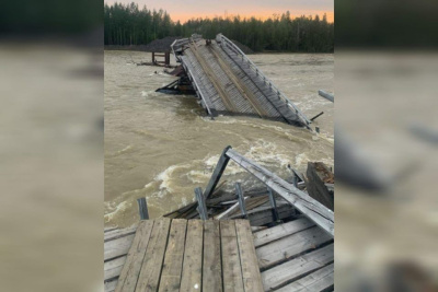 В Оймяконском районе разрушился мост через реку Куйдусун / ЯСИА   