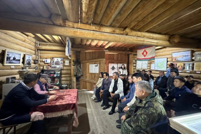 В Якутске в надвратной башне состоялась встреча с членами всероссийского общества охраны памятников / ЯСИА Якутск Якутск Республика Саха (Якутия)