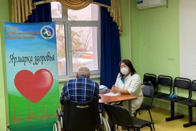 Более 90 пожилых якутян прошли обследование на «Ярмарке здоровья» / ЯСИА   