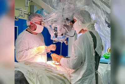 В Нерюнгринском районе нейрохирурги впервые провели операцию по удалению грыжи позвоночника / Саина Титова   