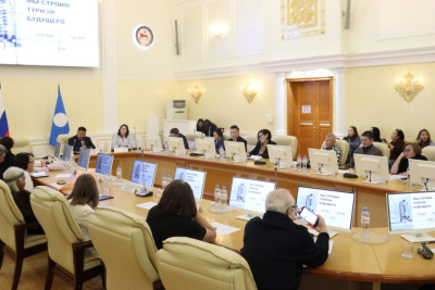 В Якутии планируют готовить экскурсоводов для развития туризма / Дьулустаан Сергеев   