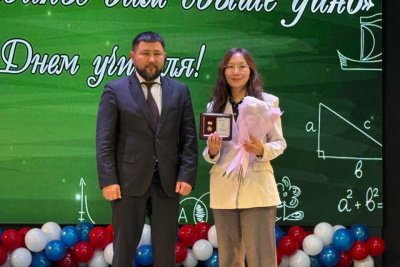 В Якутске наградили педагогов в преддверии Дня учителя / Саина Титова   