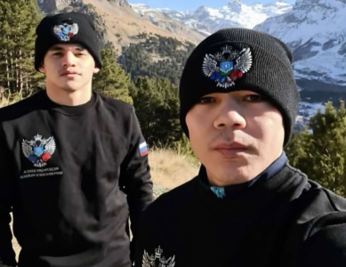 У ребят - большой бокс /    