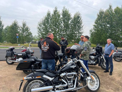 Нижний Куранах посетили «харлейводы» /  Нижний Куранах Алданский Республика Саха (Якутия)