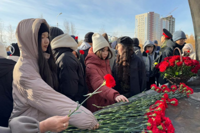 В Якутске почтили память народного учителя Михаила Алексеева / ЯСИА   