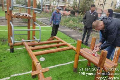 В Якутске ребенок получил травму на детской площадке / ЯСИА Якутск Якутск Республика Саха (Якутия)