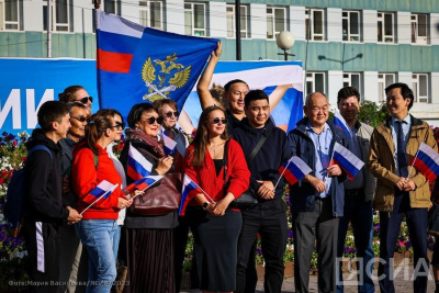 Вручение первых паспортов и наград героям: День государственного флага отметили в Якутске / Мария Архипова Якутск Якутск Республика Саха (Якутия)