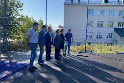 Андрей Тарасенко проверил готовность образовательных учреждений в Алданском районе / ЯСИА  Алданский 