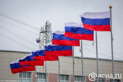 Глава Якутии Айсен Николаев поздравил с Днем государственного флага России / ЯСИА   