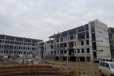 Систему электроснабжения прокладывают в здании будущего Таттинского лицея / ЯСИА   