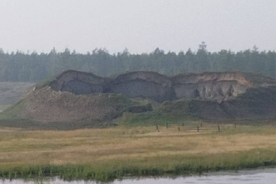 В селе Чакыр Чурапчинского улуса посреди поля появилась огромная впадина / ЯСИА   