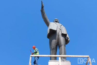 Памятник Ленину в Якутске вернут на центральную площадь в октябре / ЯСИА Якутск Якутск Республика Саха (Якутия)
