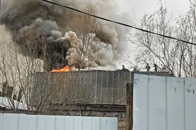 Пожар вспыхнул на проспекте Михаила Николаева в Якутске / Саина Титова Якутск Якутск Республика Саха (Якутия)