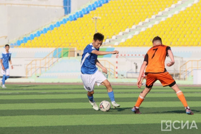 Якутские футболисты сыграют с уссурийским «Локомотивом» в спорткомплексе «Дохсун» / Дьулустаан Сергеев Якутск Якутск Республика Саха (Якутия)