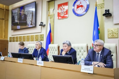 Эксперты обсудили закрепление самостоятельности местного самоуправления в Конституции Якутии / ЯСИА   