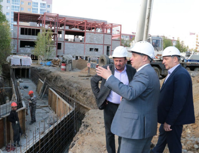 Школы обновляются /    