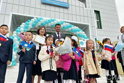 Премьер-министр Якутии принял участие в торжественной линейке школы № 29 Якутска / Анастасия Филиппова Якутск Якутск Республика Саха (Якутия)