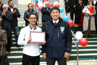 В День знаний лучшим студентам Якутского колледжа связи и энергетики вручили именные стипендии / Саина Титова   
