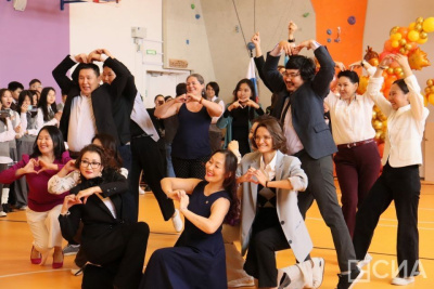 Ольга Балабкина поздравила с 1 сентября учеников Арктической школы / Дьулустаан Сергеев   